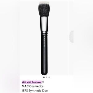 MAC Brush 187S Duo Fiber Face Brush - NWT